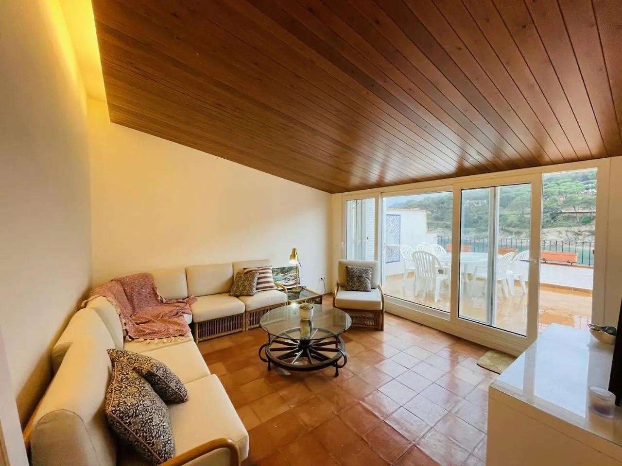 Apartamento Tamariu Platja - Penthouse On Passeig Del Mar.
