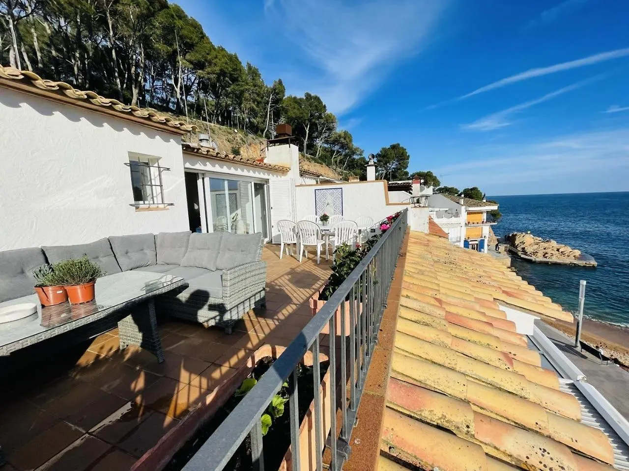 Apartamento Tamariu Platja - Penthouse On Passeig Del Mar.