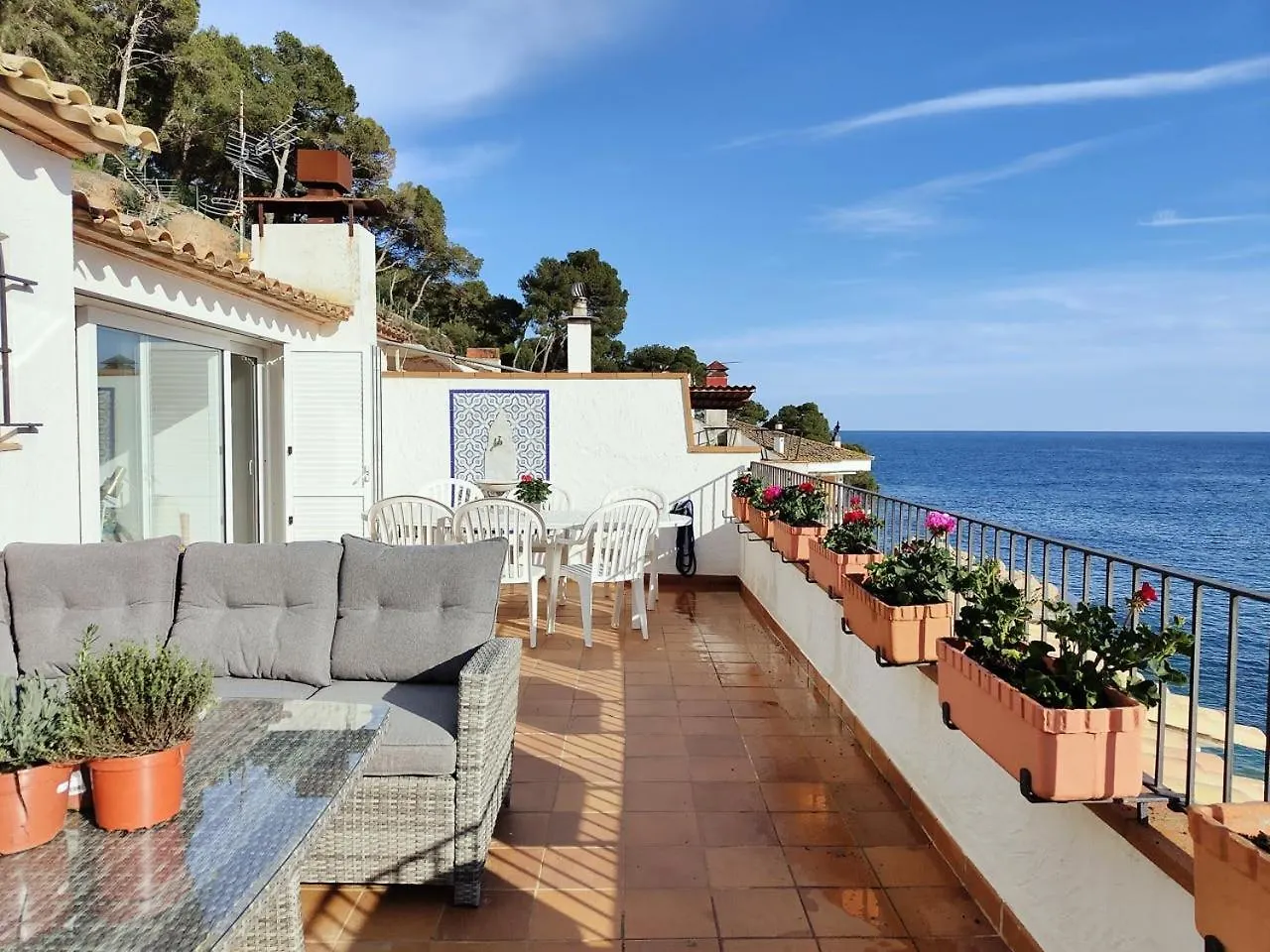 Apartamento Tamariu Platja - Penthouse On Passeig Del Mar.
