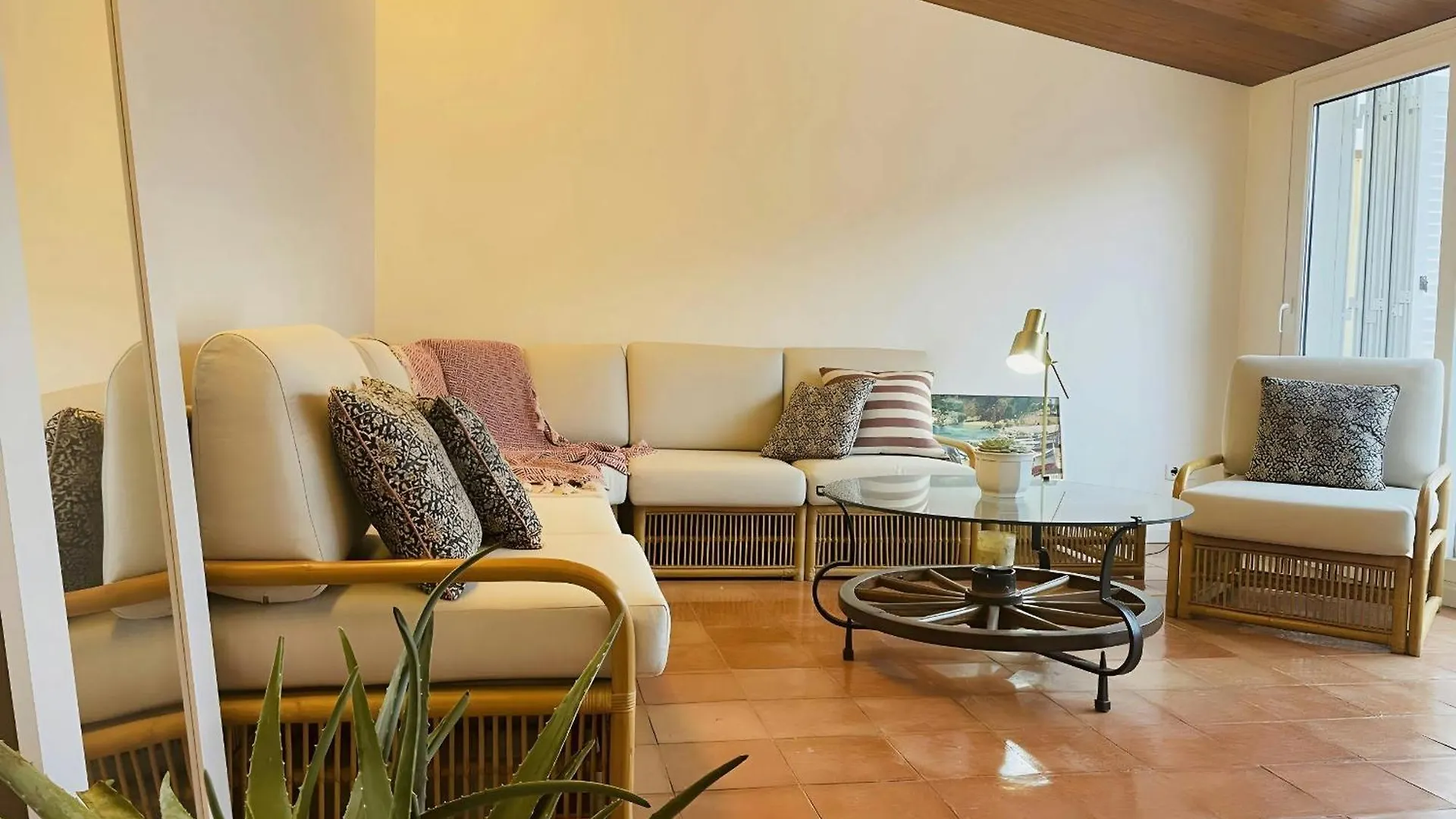Apartamento Tamariu Platja - Penthouse On Passeig Del Mar.