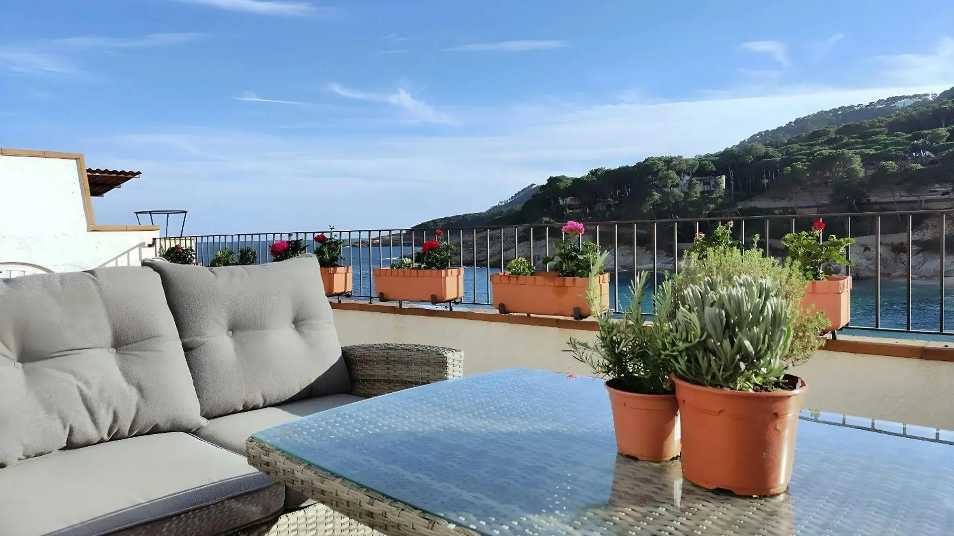 Apartamento Tamariu Platja - Penthouse On Passeig Del Mar.