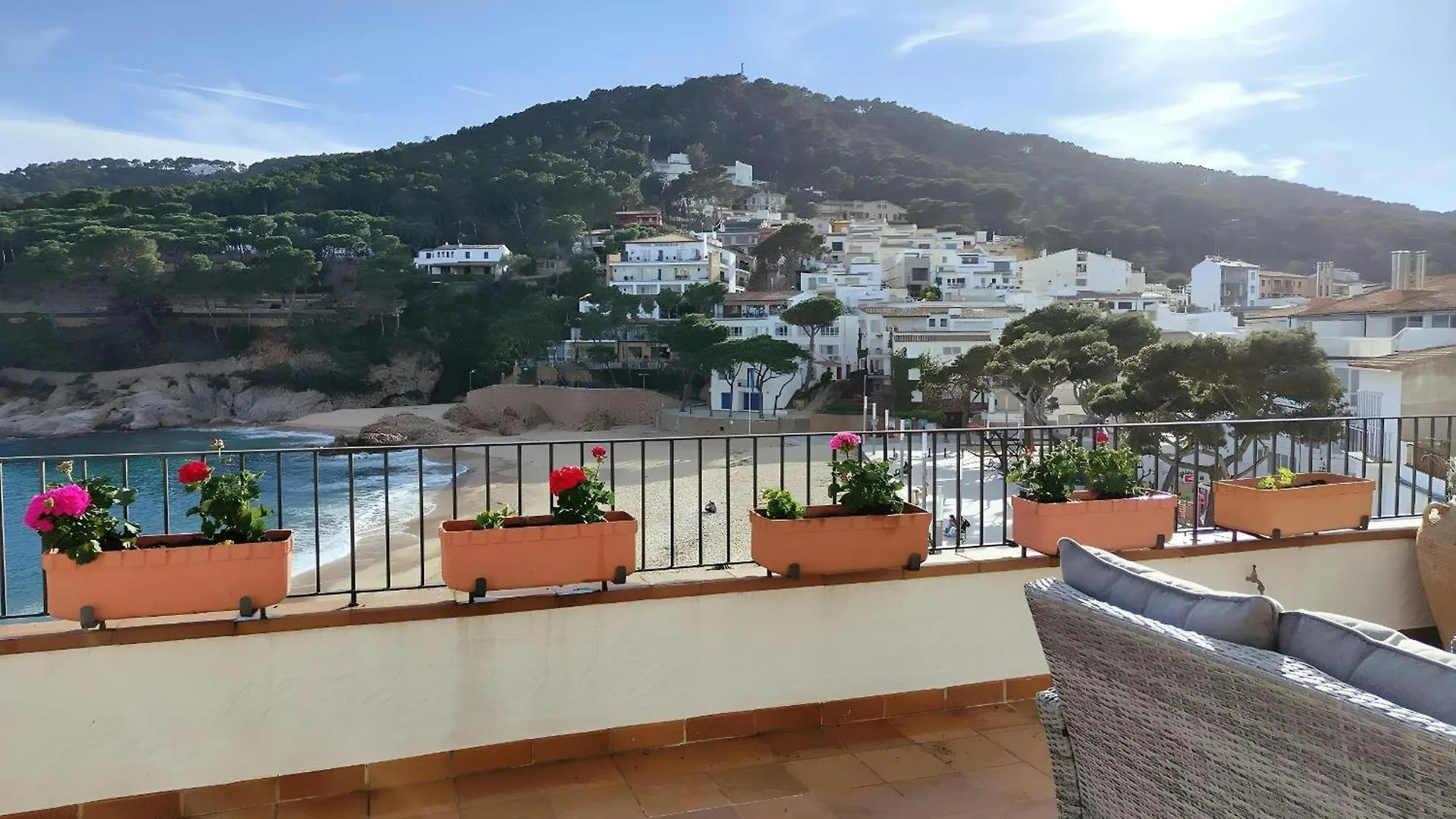 Apartamento Tamariu Platja - Penthouse On Passeig Del Mar.