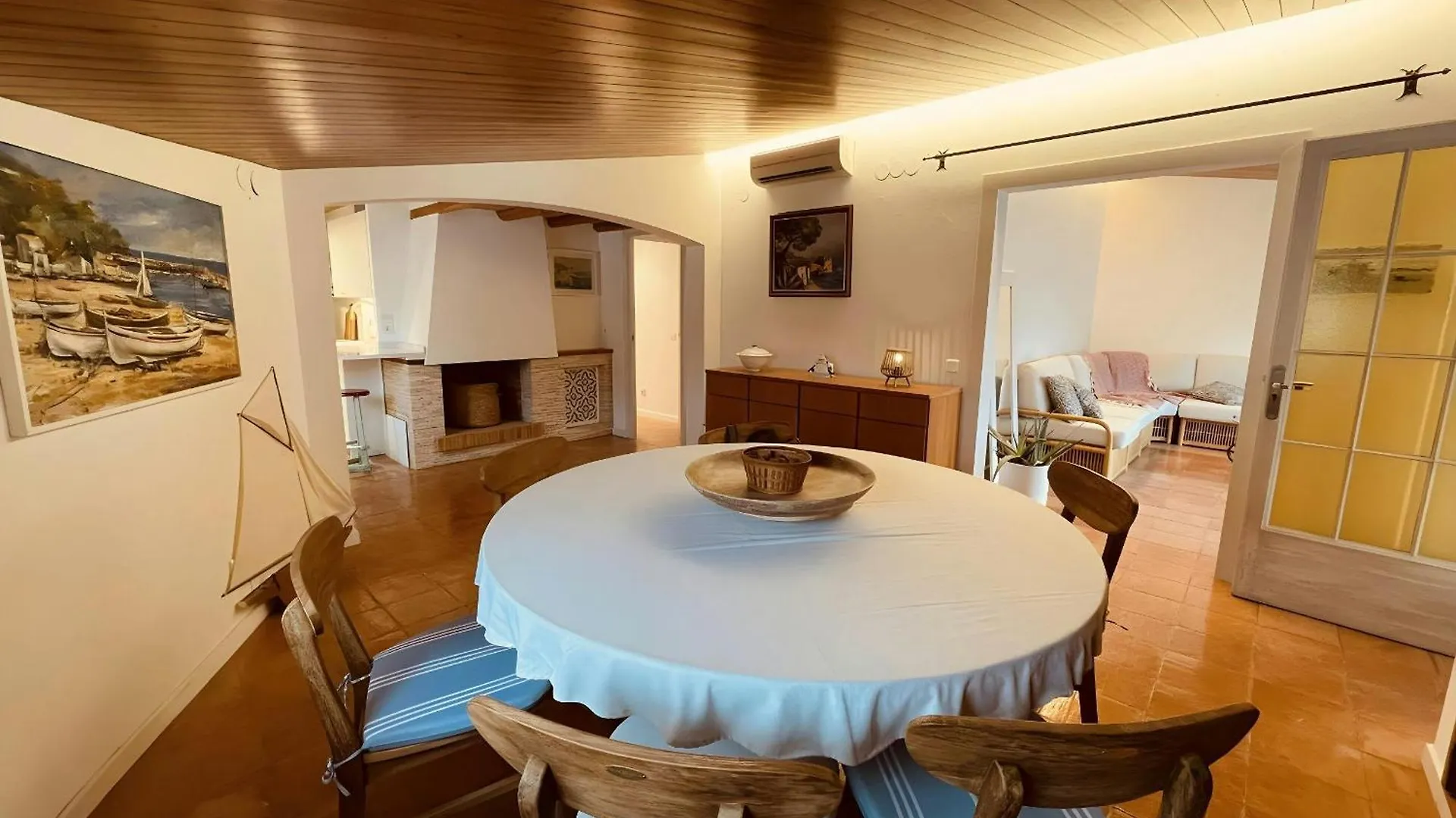 Apartamento Tamariu Platja - Penthouse On Passeig Del Mar. 0*,  España