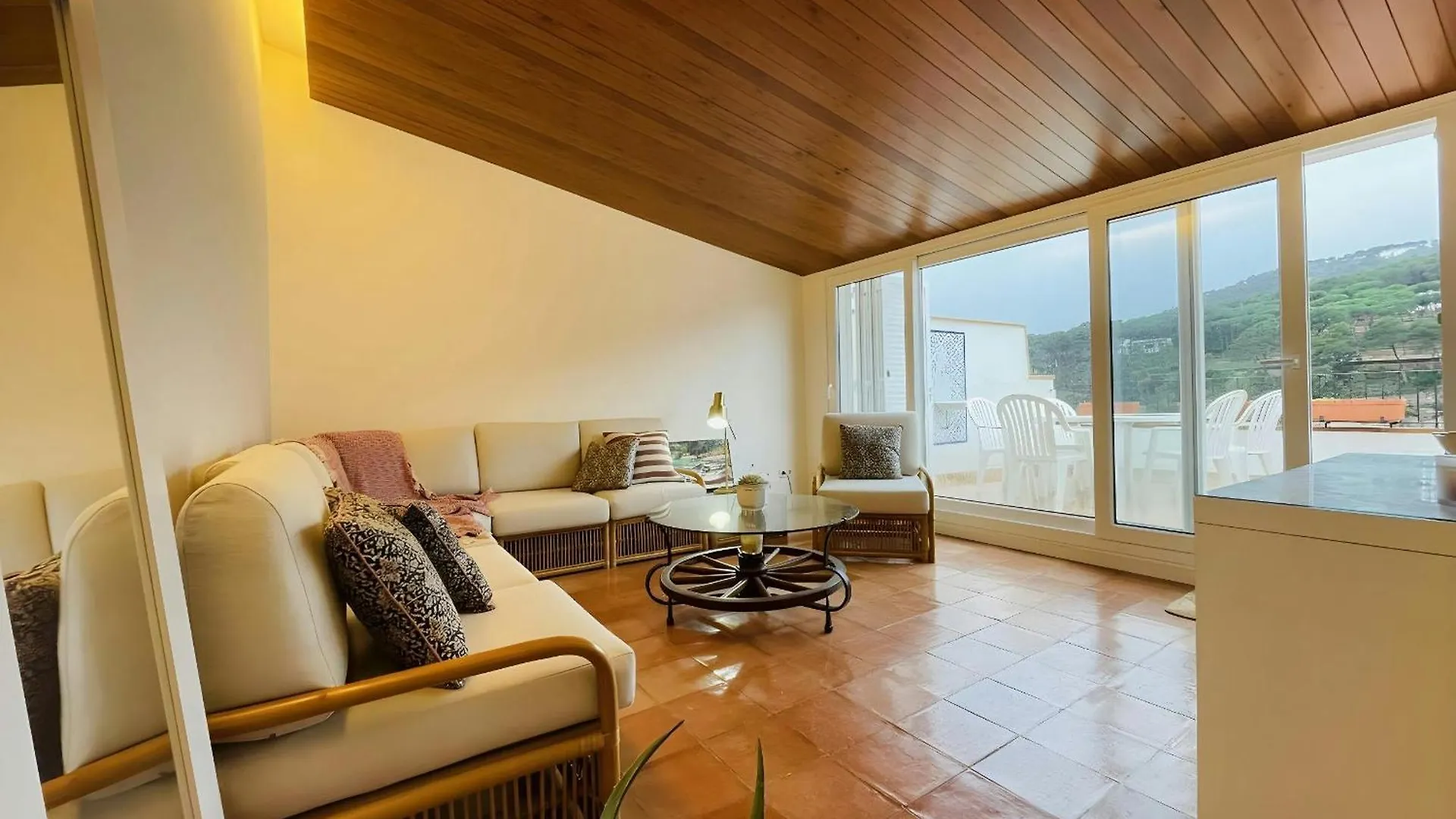 Apartamento Tamariu Platja - Penthouse On Passeig Del Mar.