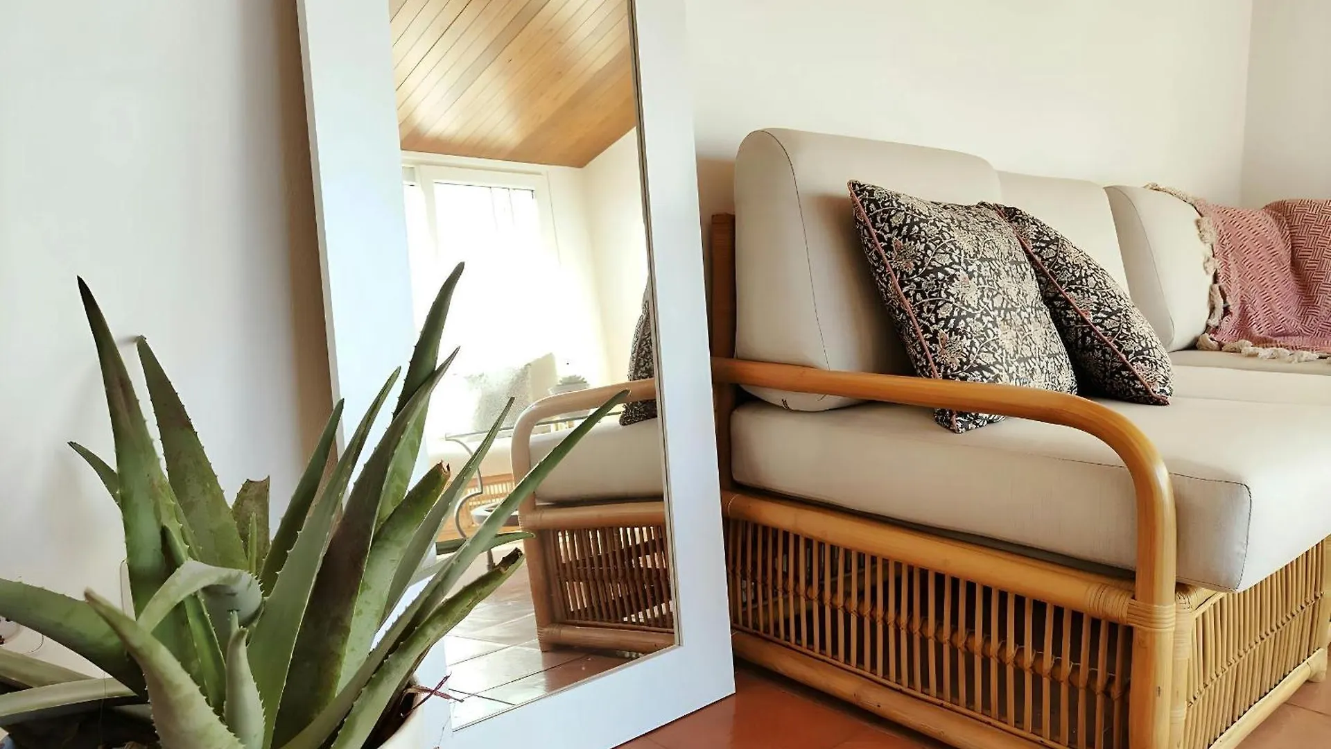 Apartamento Tamariu Platja - Penthouse On Passeig Del Mar.