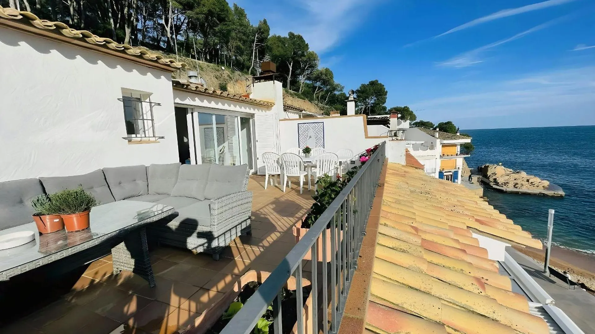Apartamento Tamariu Platja - Penthouse On Passeig Del Mar.