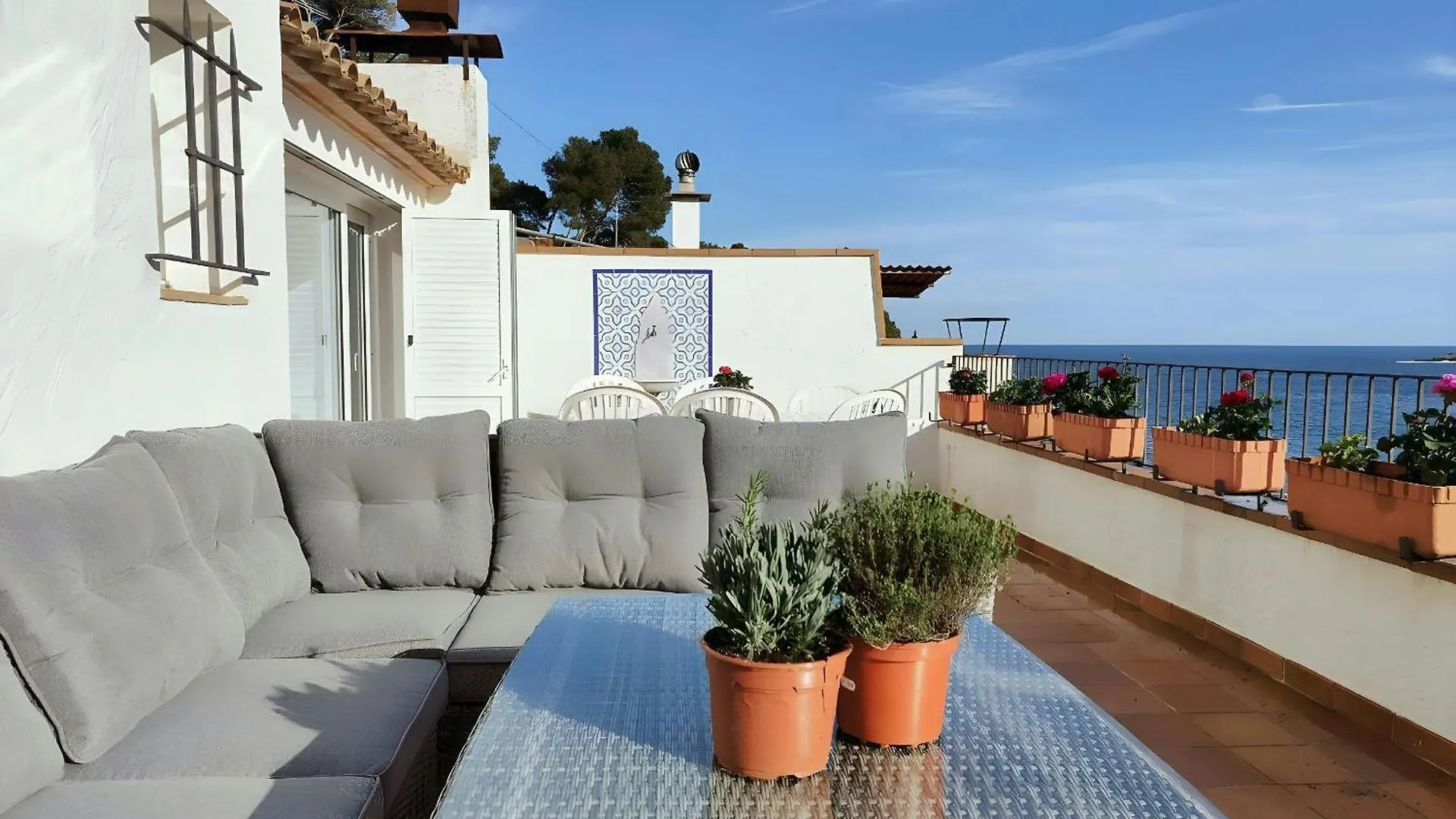 Apartamento Tamariu Platja - Penthouse On Passeig Del Mar.